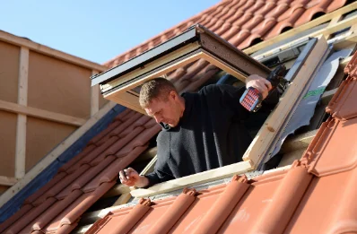 Pose de fenêtres de toit Velux à Curières